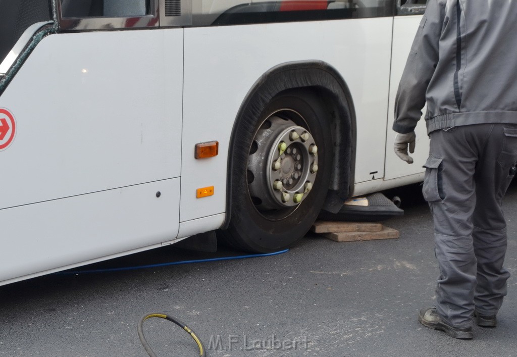 Endgueltige Bergung KVB Bus Koeln Porz P573.JPG - Miklos Laubert